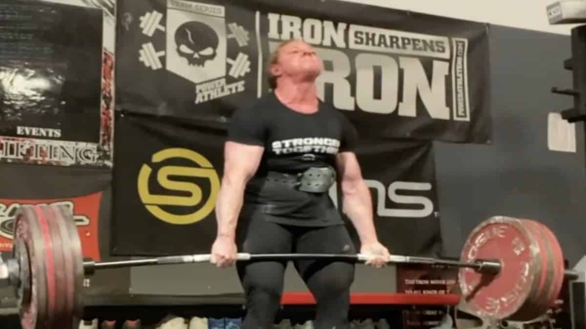 powerlifter-kristy-hawkins-(75kg)-deadlifts-over-22-pounds-more-than-her-own-world-record-–-breaking-muscle
