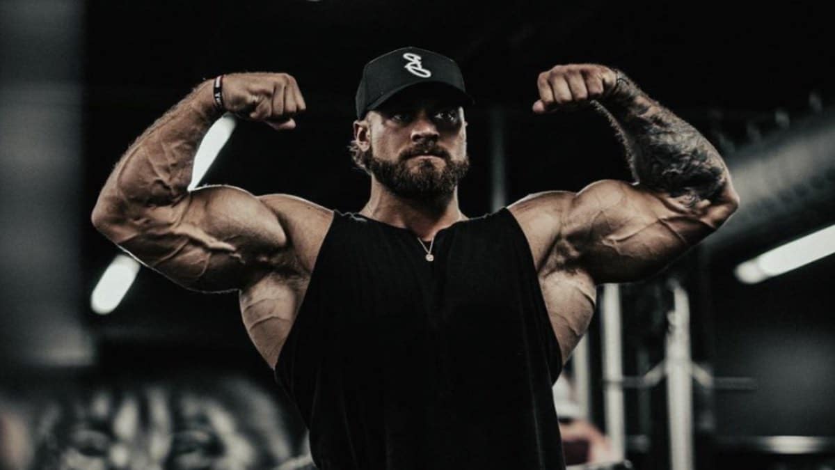 chris-bumstead-scores-dumbbell-press-pr-of-140-pounds-for-8-reps-during-punishing-shoulder-routine