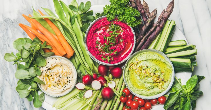 leftover-veggies?-this-photo-worthy-hummus-garden-is-your-answer