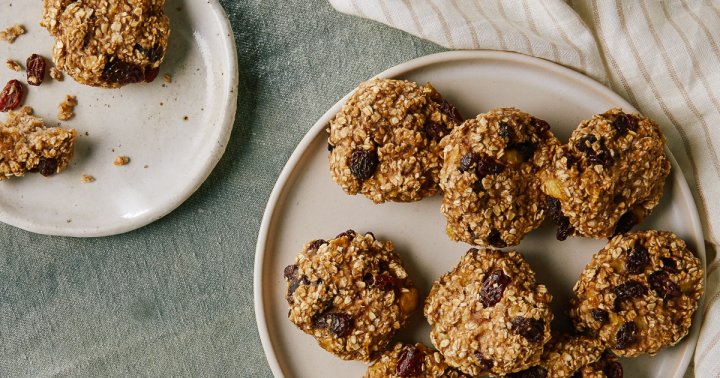 these-breakfast-cookies-can-help-restore-collagen-with-just-3-ingredients