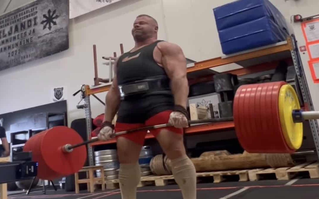 watch-strongman-rauno-heinla-deadlift-30-pounds-more-than-the-current-master's-world-record-–-breaking-muscle