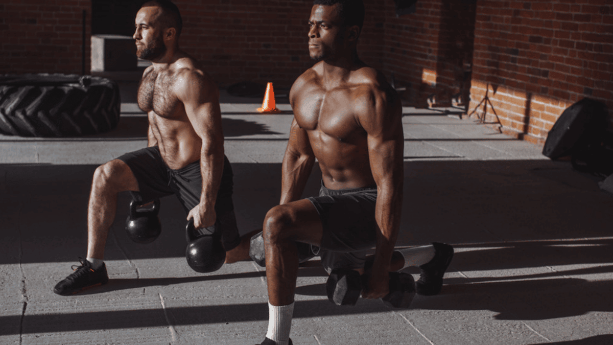 how-to-do-the-reverse-lunge-for-powerful-legs-and-rock-hard-glutes-–-breaking-muscle