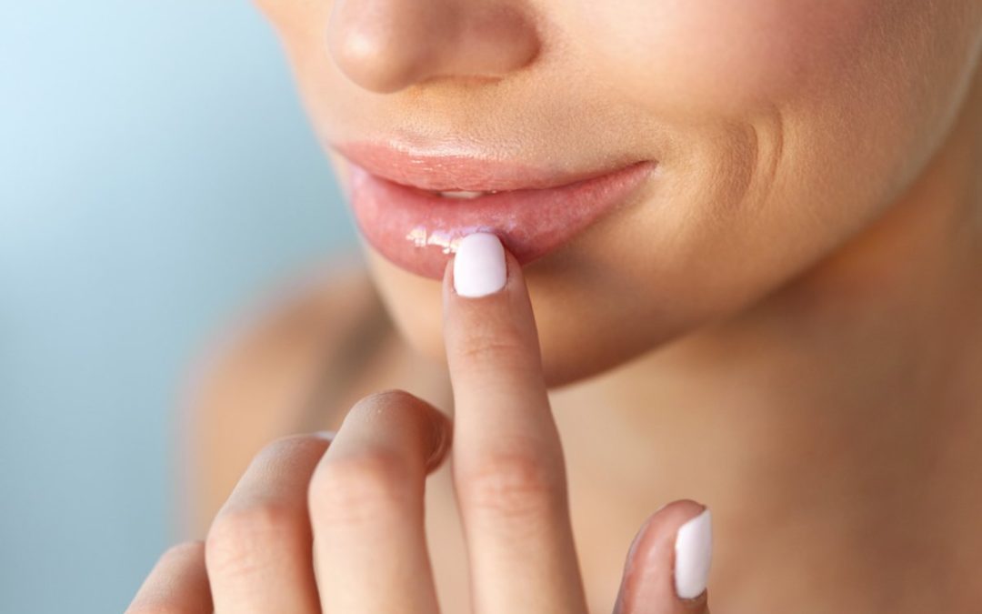lip-moisturizer-vs.-lip-balm:-what's-the-difference?