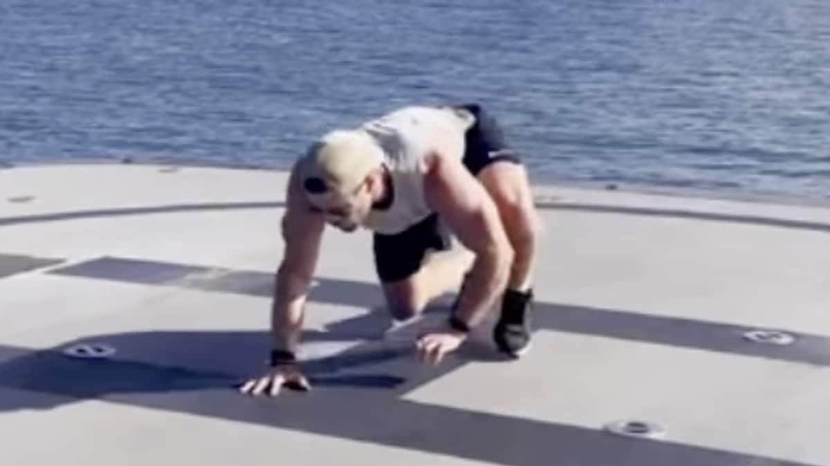 check-out-chris-hemsworth's-minimal-equipment-workout-on-a-naval-ship