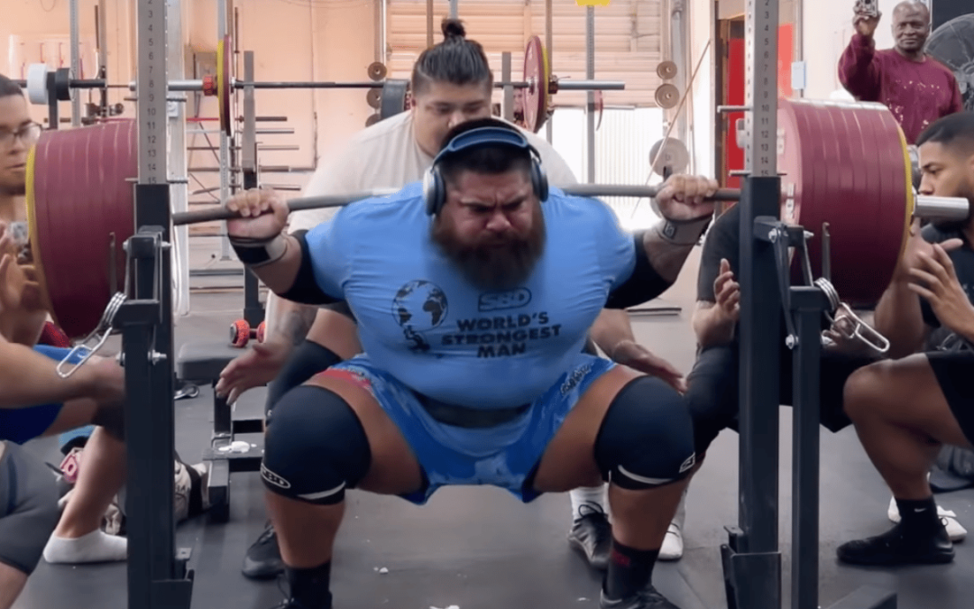 powerlifter-jesus-olivares-(+120kg)-breaks-the-1,000-pound-squat-barrier-for-a-new-pr