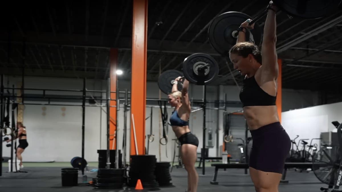 watch-tia-clair-toomey-and-brooke-wells-train-for-the-team-division-of-the-2022-down-under-championship