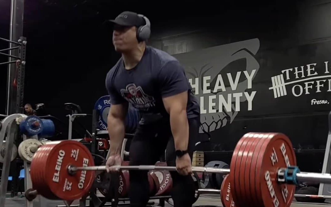 powerlifter-jonathan-cayco-(93kg)-makes-a-707-pound-deadlift-triple-pr-look-easy