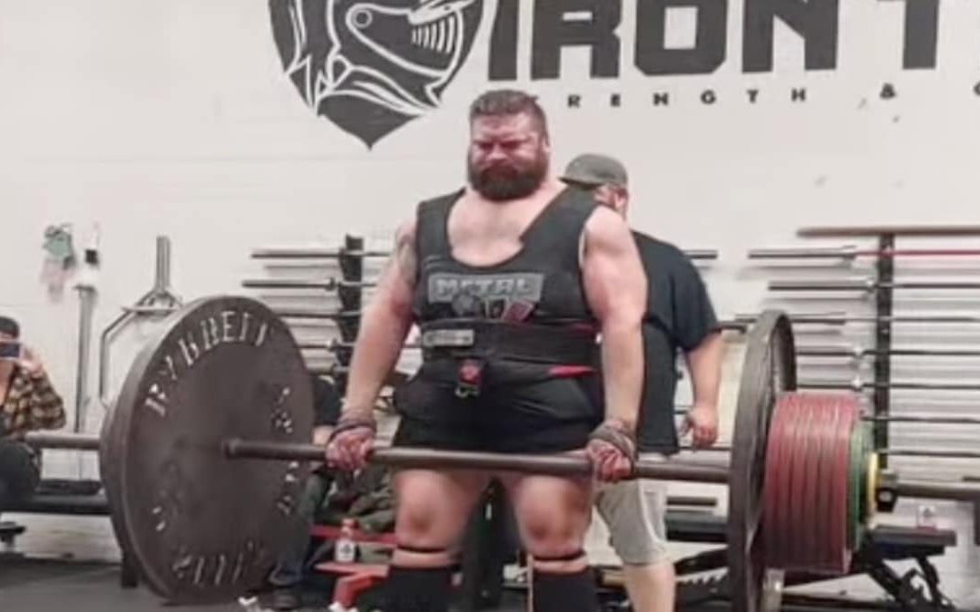 sean-hayes-axle-deadlifts-1,045-pounds,-sets-canadian-record-–-breaking-muscle