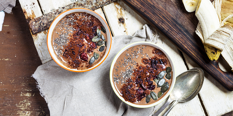 chocolate-cranberry-latte-smoothie-bowl