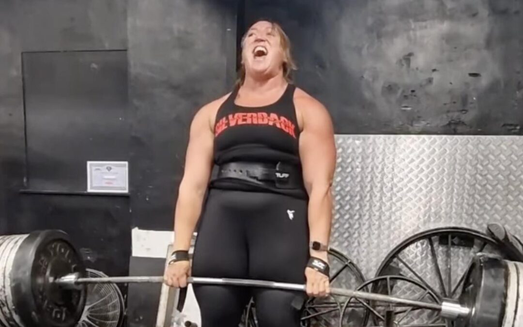 Lucy Underdown Deadlifts Current Strongwoman World Record (300 Kilograms/661.4 Pounds) for 3 Reps – Breaking Muscle