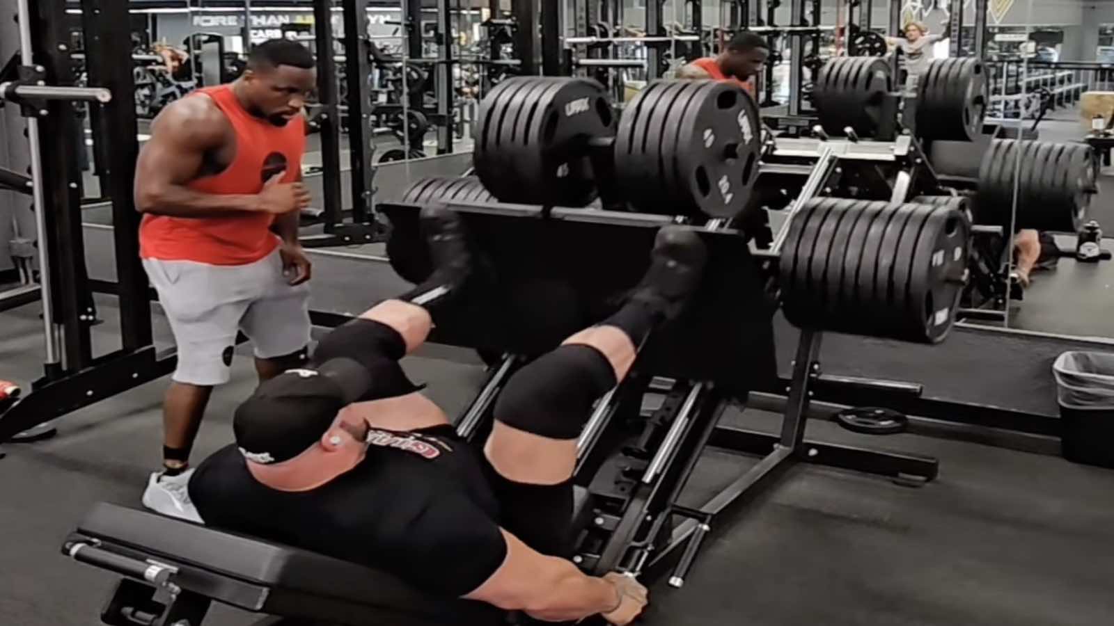 evan-singleton-leg-presses-612-kilograms-(1,350-pounds)-for-12-reps-in-shaw-classic-training-–-breaking-muscle