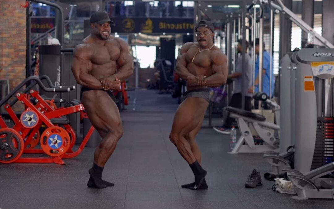 Classic Physique Competitor Terrence Ruffin Trains Delts With Former Mr. Olympia Brandon Curry  – Breaking Muscle