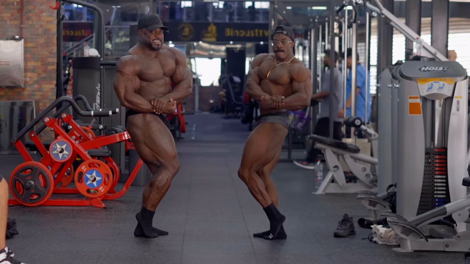 classic-physique-competitor-terrence-ruffin-trains-delts-with-former-mr.-olympia-brandon-curry -–-breaking-muscle